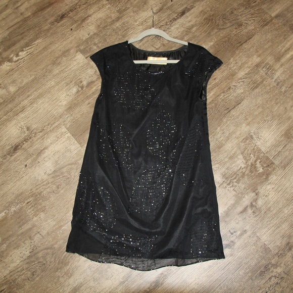 Black Sleeveless Tunic with flower pattern beads - Picture 4 of 8